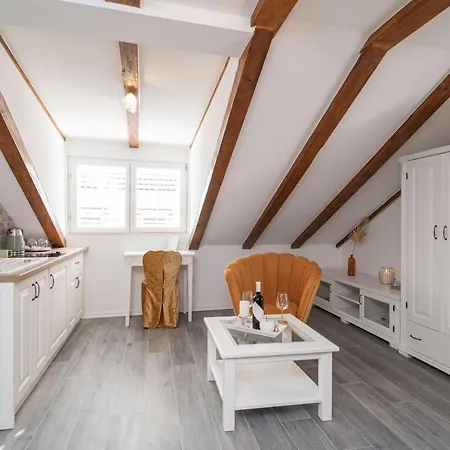 Rooms&apartments Tomic *