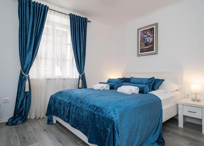公寓 Rooms&apartments Tomic 斯顿