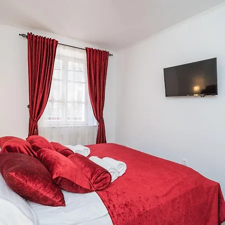 Rooms&apartments Tomić Stone Harbor