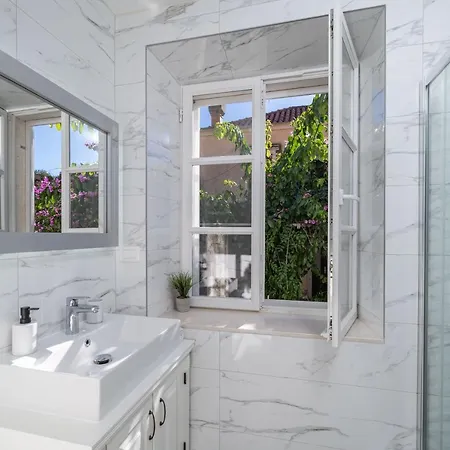 Apartament Rooms&apartments Tomić